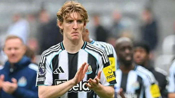 利物浦瞄准纽卡斯尔边锋戈登 替代萨拉赫引热议