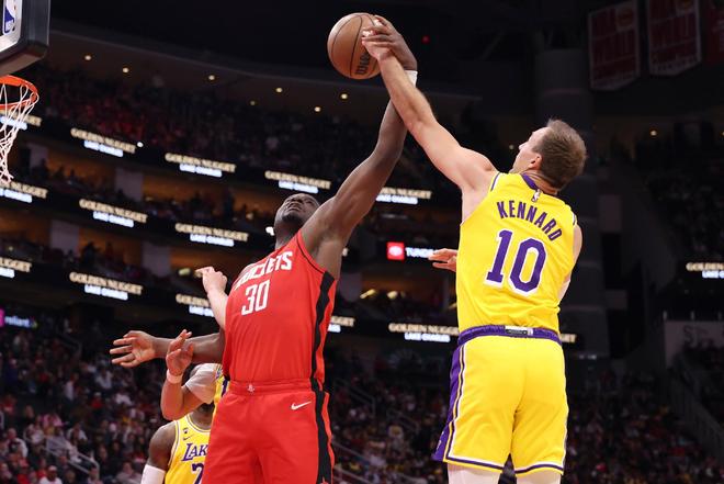 湖人季后赛迎关键挑战 八村垒或成篮板争夺关键