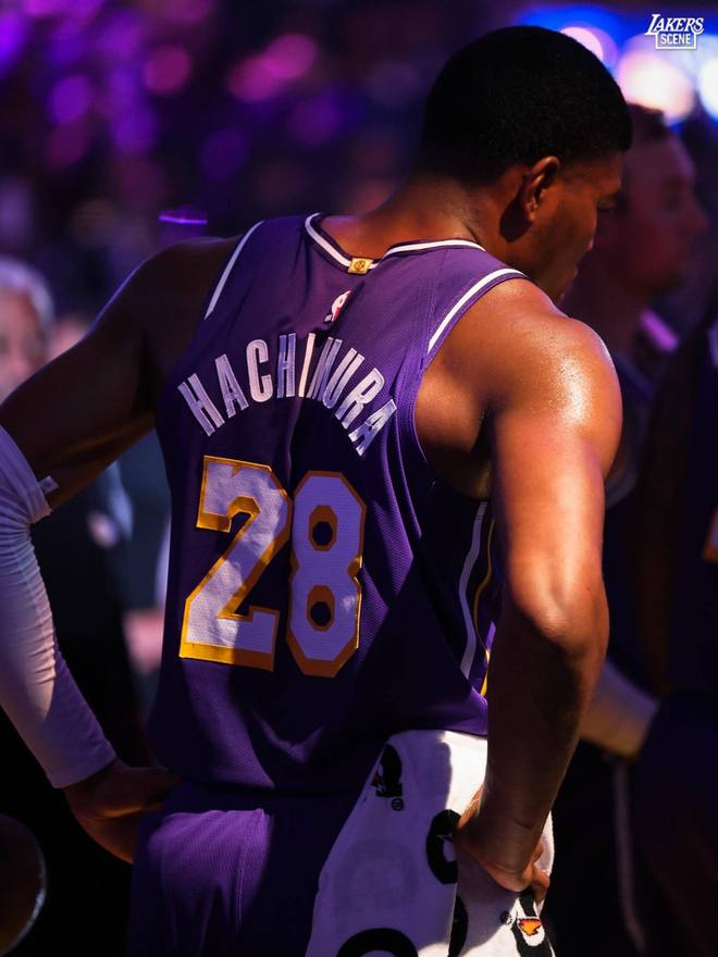 湖人季后赛迎关键挑战 八村垒或成篮板争夺关键