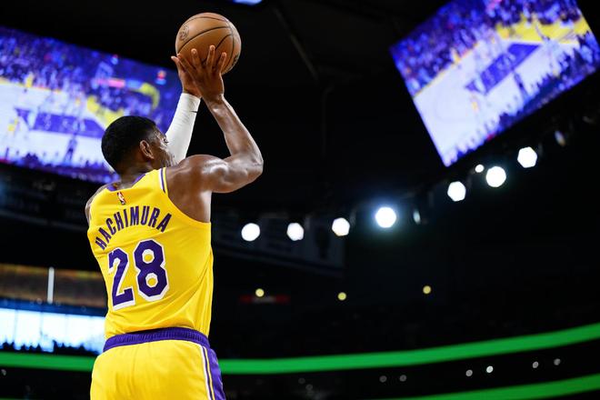 湖人季后赛迎关键挑战 八村垒或成篮板争夺关键