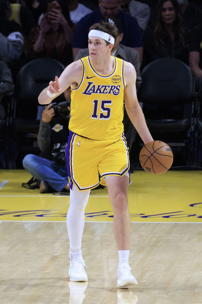 阿里纳斯力挺肯纳德三双表现 建议湖人合理规划